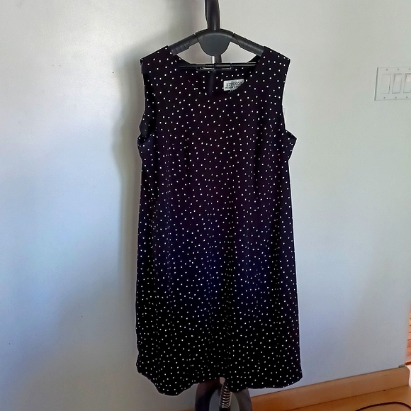 polka dots sleeveless  dress - Picture 2 of 4
